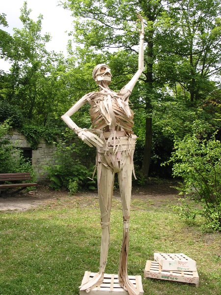 Trans'éphémère (jardins du Musée, Creil 2009) © Clément