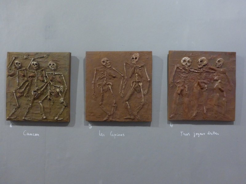 Cancan, Les copines, Trois joyeux drilles - bas reliefs © Clément